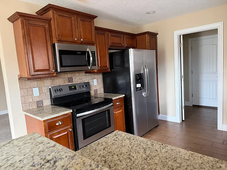 2515 S Willard Ave — Photo 5