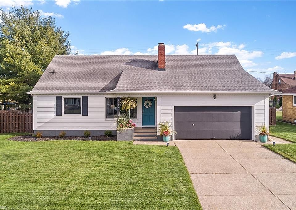 1st image of 2697 Carmen Dr