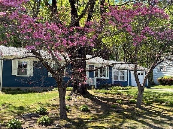 3rd image of 96 Sleepy Hollow Dr