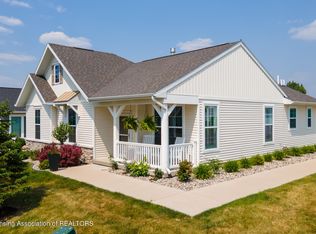 3270 Hamlet Cir #23, East Lansing, MI 48823