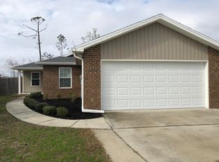 1104 N Haven Cir, Lynn Haven, FL 32444