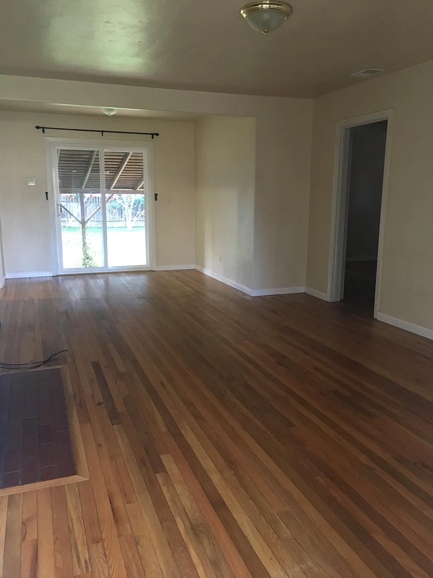 1908 41st St photo 1