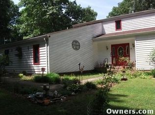 6047 Valley Run Ct, Hickory, NC 28601