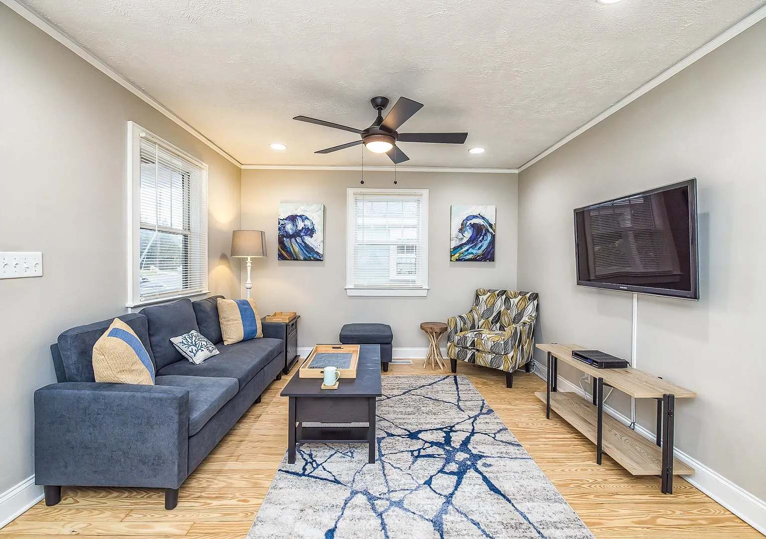 3 bed, 1000 sqft, $2,000 — Photo 3