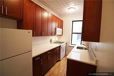 Rented by Siderow Residential Group