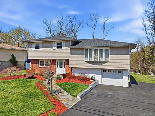 10 Valleyview Road, Elmsford, NY 10523