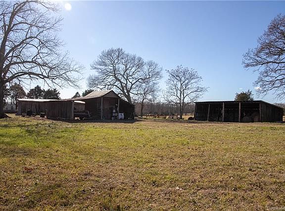3rd image of 6869 Sherrills Ford Rd