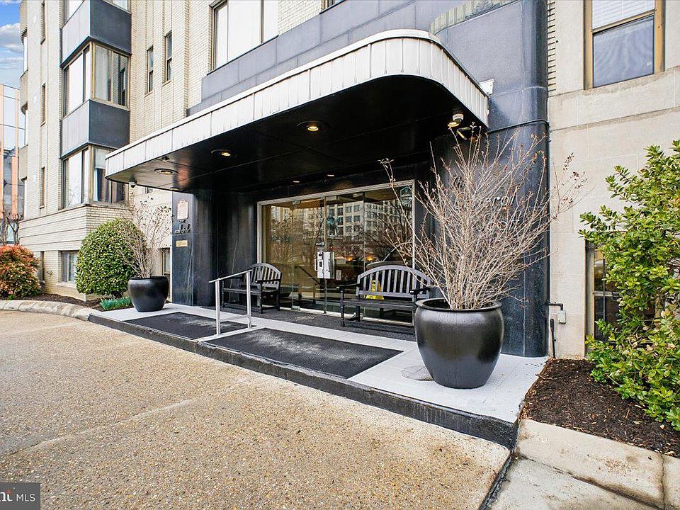 1st image of 1 Scott Cir #818