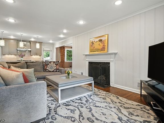 2nd image of 15 Catalpa Rd
