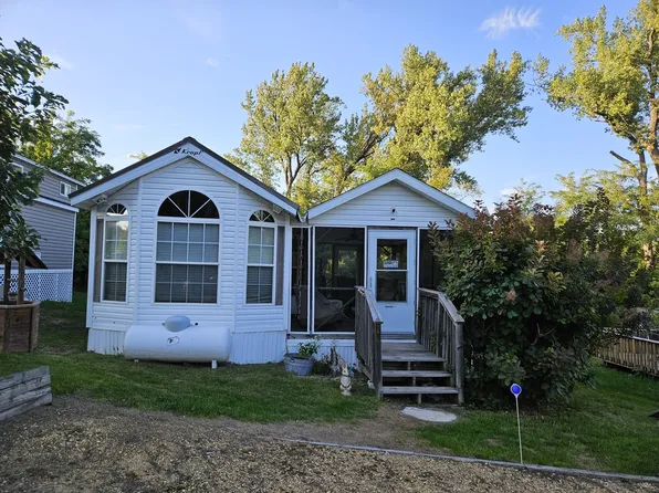 28/120 Woodhaven Lakes, Sublette, IL 61367