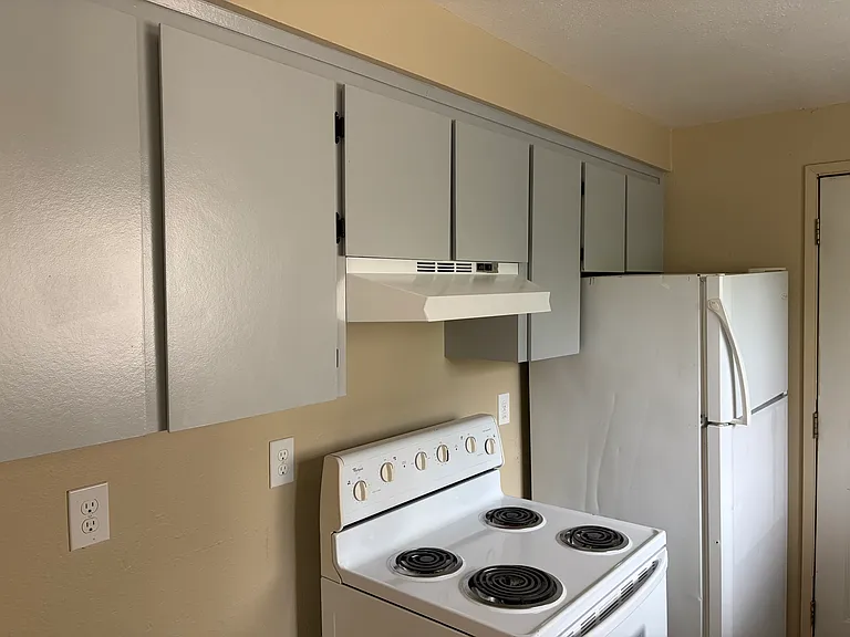 1325 NE Sumner St — Photo 6