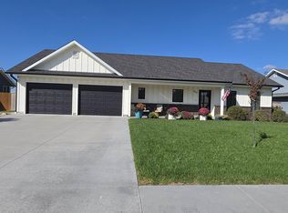 220 Redbud St, Moundridge, KS 67107