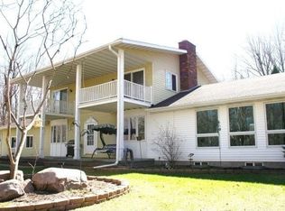 6185 County Line Dr, Rosholt, WI 54473