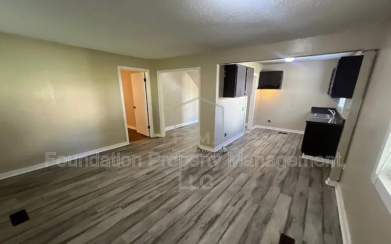 4 bed, 2.0 bath, 1545 sqft, $1,350 — Photo 3