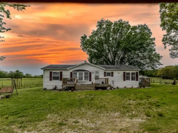 27 State Road W, Elkland, MO 65644