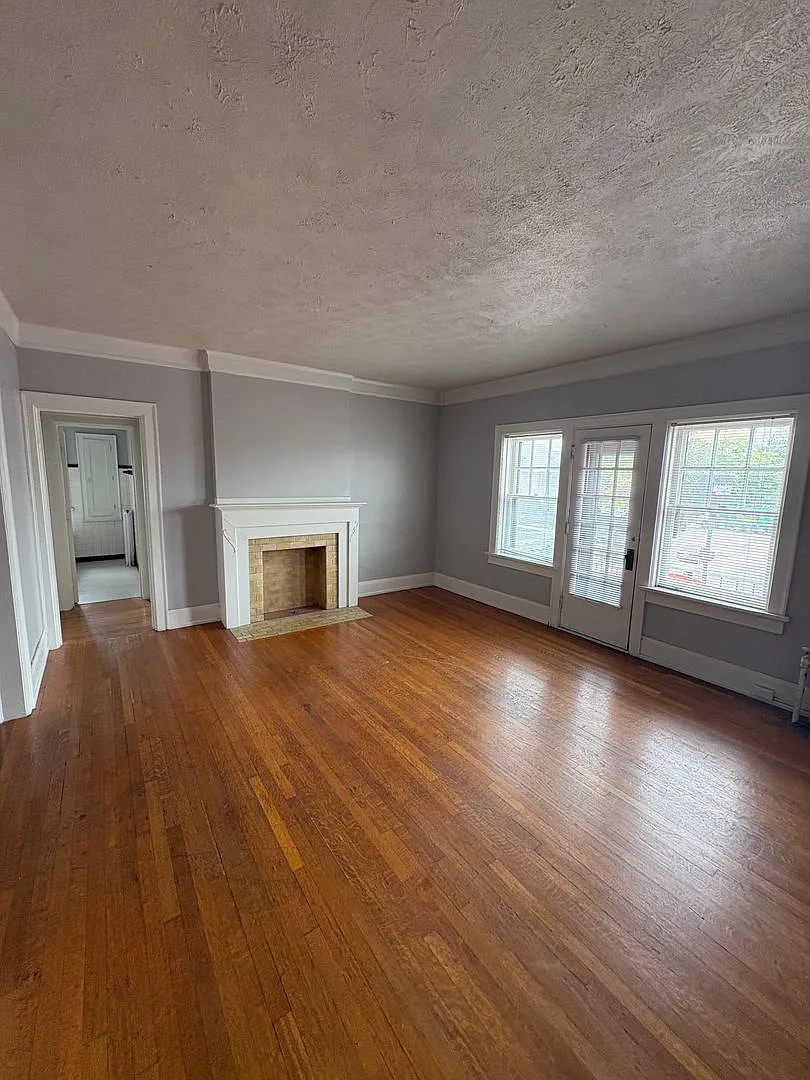 Colbert Apartments (3871 Farnam St.) — Photo 1