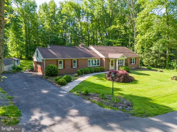 1104 Greenway Rd, Wilmington, DE 19803