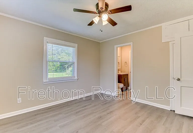 924 Royalette Ave — Photo 22