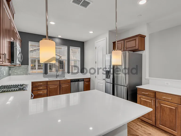 612 Barcelona Loop — Photo 6