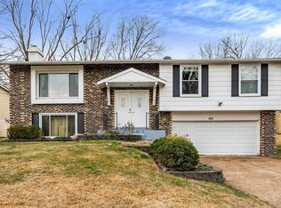 388 Messina Dr, Ballwin, MO 63021