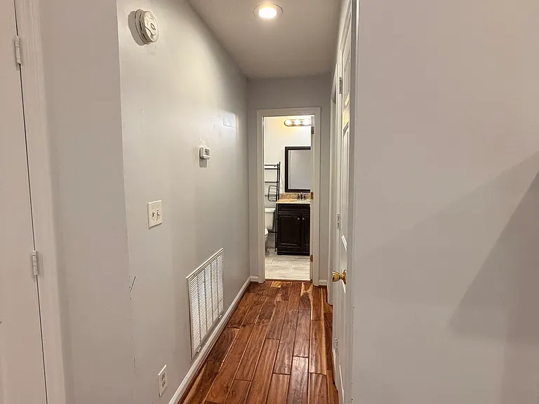 153 Rivergate Dr — Photo 8
