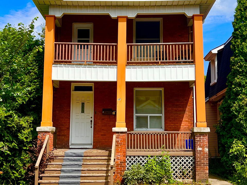 1st image of 107 Spadina Ave
