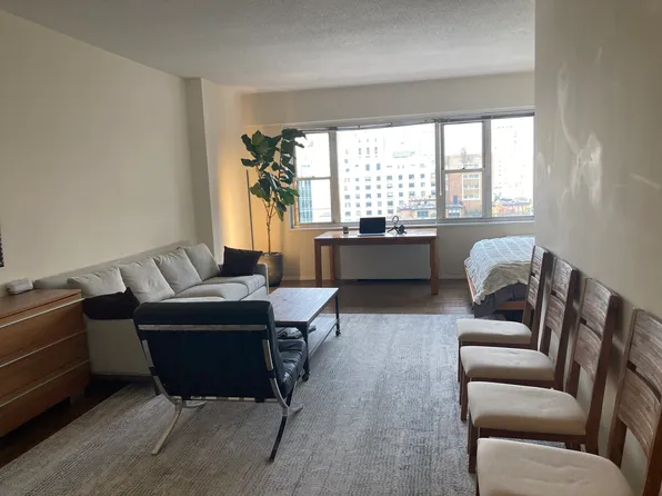 60 East 8th Street 16J image 2 of 18