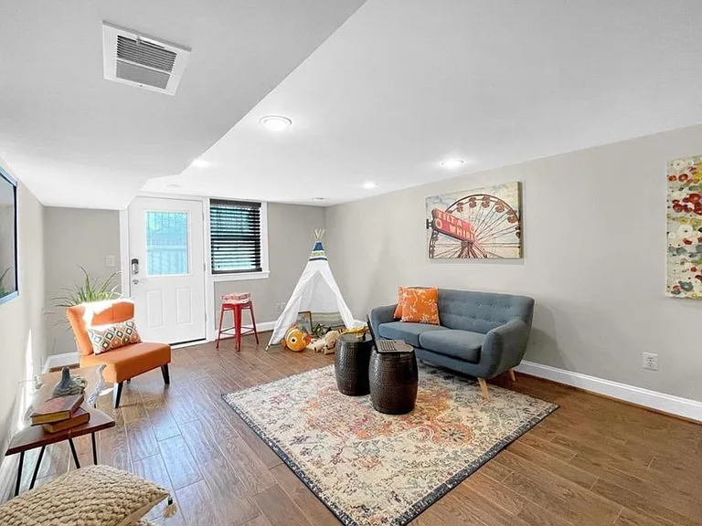 4901 Boiling Brook Pkwy — Photo 3