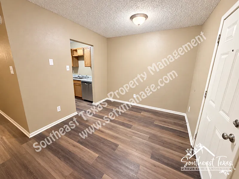 2 bed, 1.0 bath, 890 sqft, $950 — Photo 3
