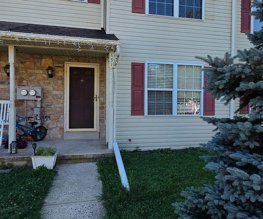 131 Sunnyside Ln