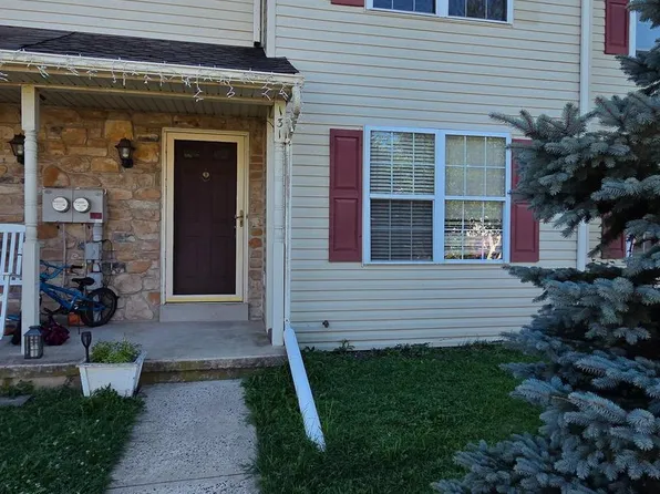131 Sunnyside Ln, Perkasie, PA 18944