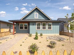 892 NW 19th St, Redmond, OR 97756