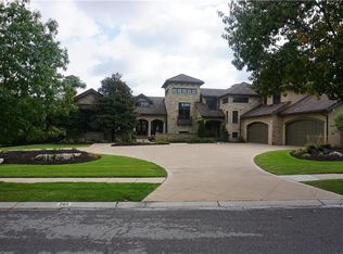 2413 W 114th St, Leawood, KS 66211