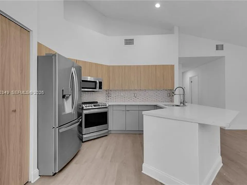 1525 Seabay Rd #1525