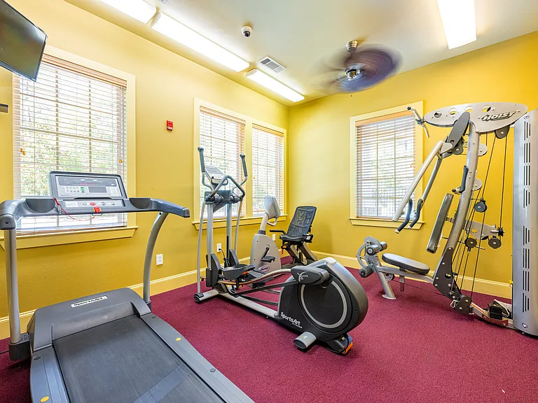 Pine Crest Apartments — Photo 18