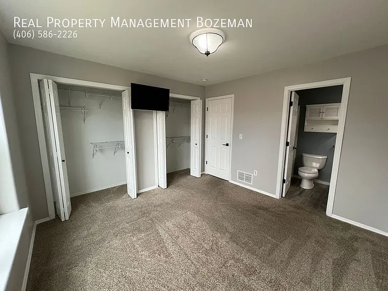 452 Woodman Dr — Photo 4