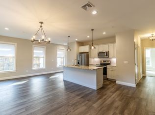 500 Edgewater Cir #E, East Hampton, CT 06424