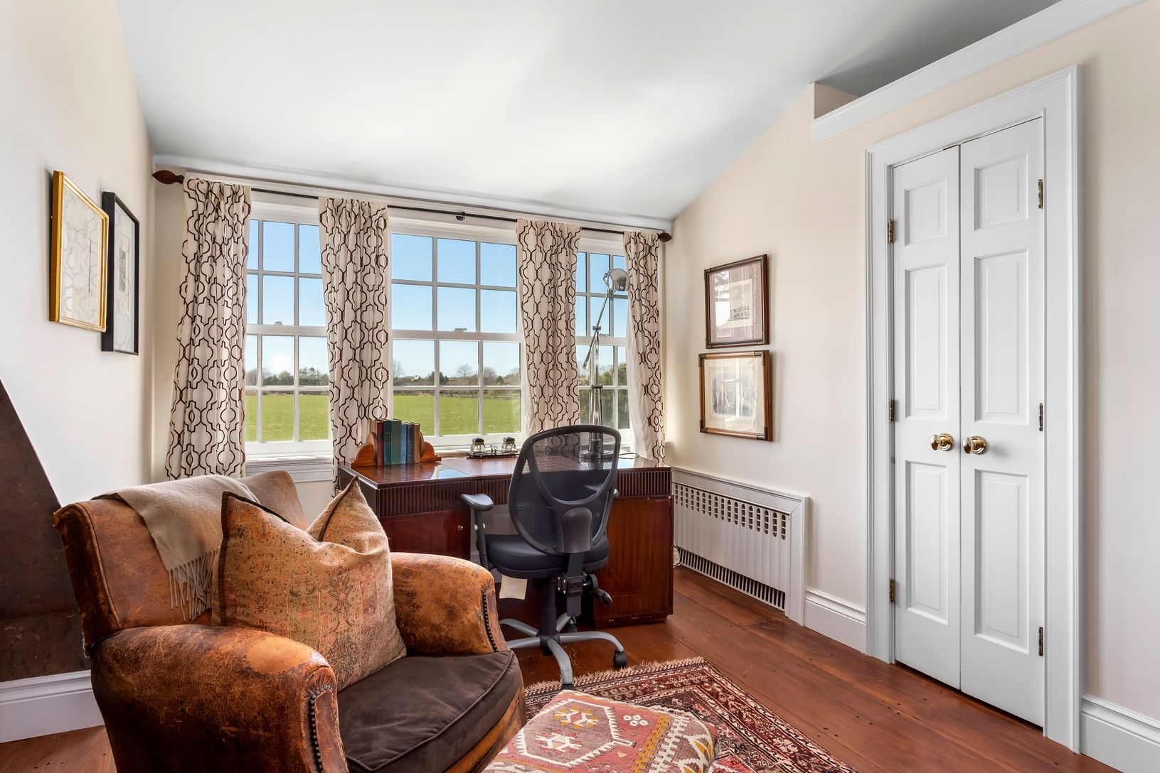  En-suite Bedroom 2 with office view