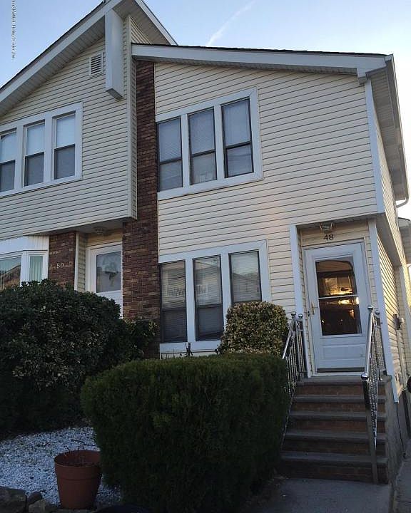 1st image of 48 Hewitt Ave