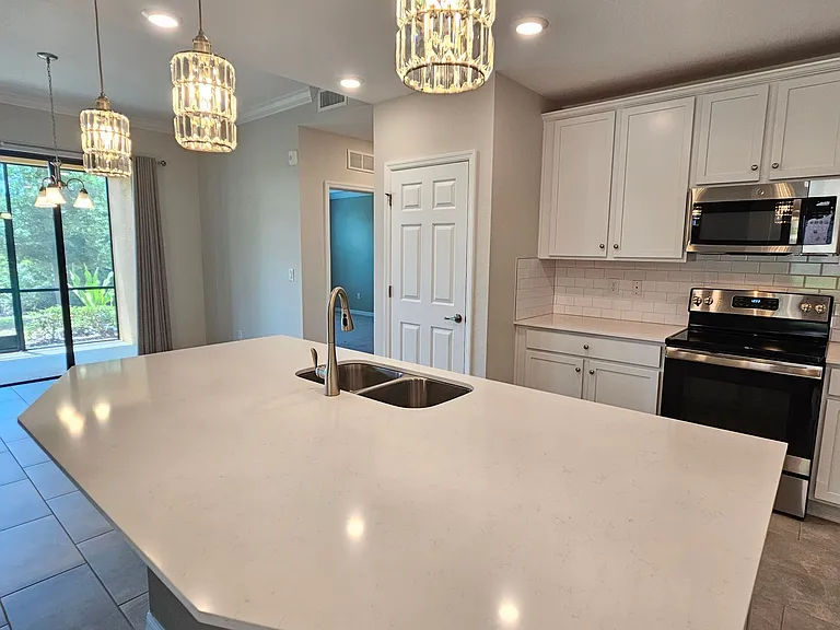 10027 Crooked Creek Dr #101 — Photo 23