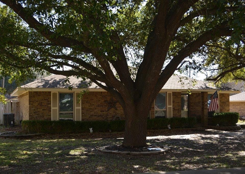1st image of 901 Casa Linda Dr