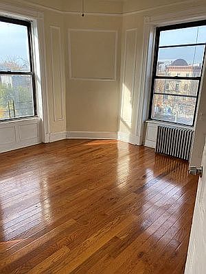 2nd image of 437 Halsey St #3