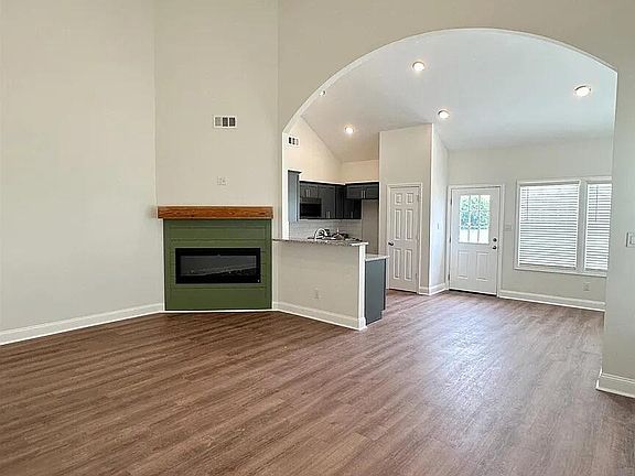 3rd image of 2120 Crowne Hts