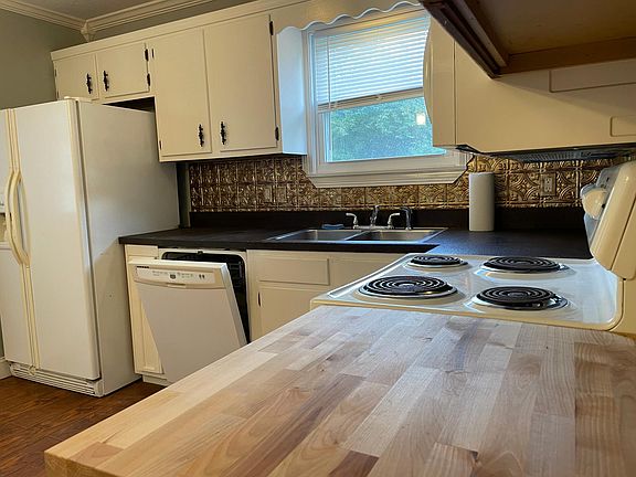 5th image of 162 Silver Dr