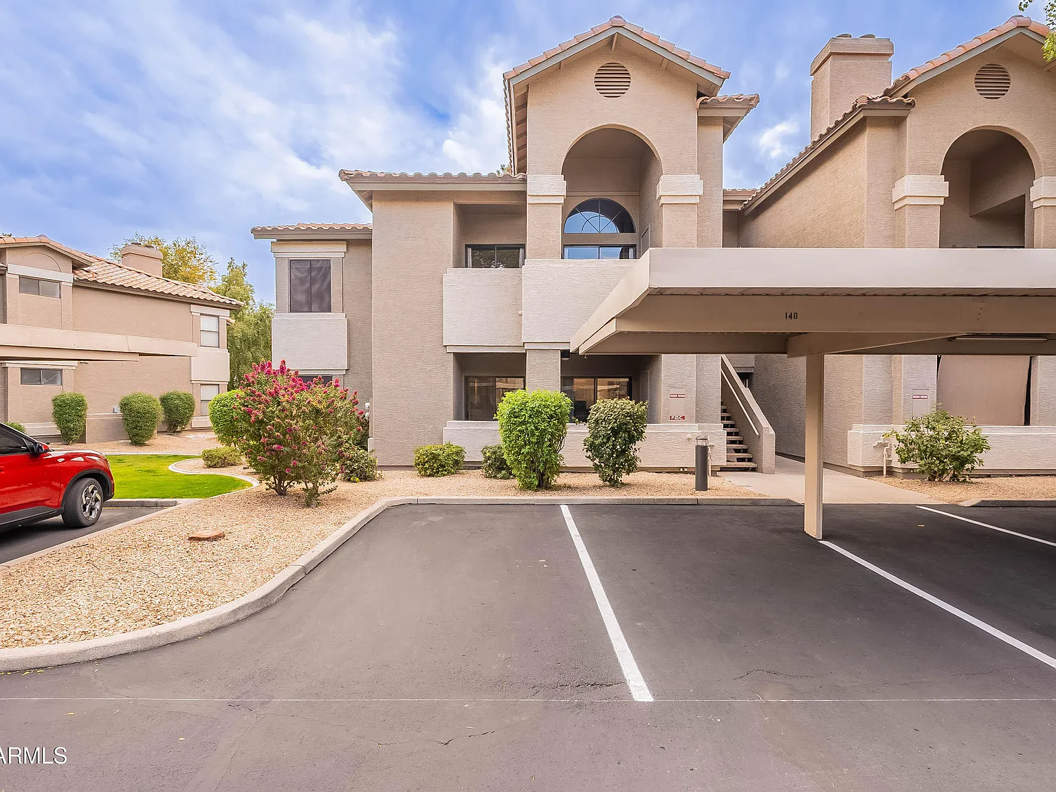 2 bed, 1.0 bath, 998 sqft, $2,200 — Photo 2