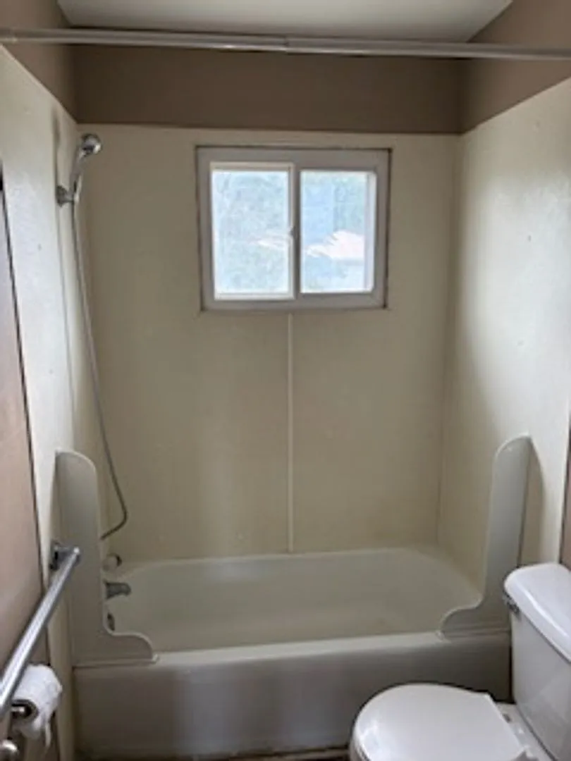 225 Miriam - Unit B — Photo 2
