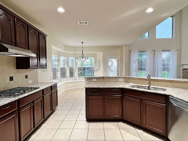 10213 Crawford Farms Dr — Photo 6