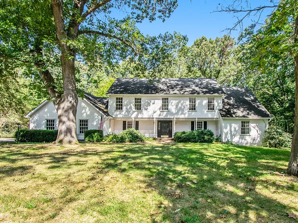 5041 Colony Woods Dr, Kalamazoo, MI 49009