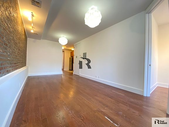3rd image of 666 Franklin Ave #2