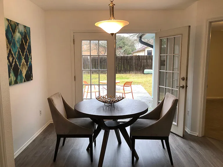 1402 Byers Ln — Photo 8